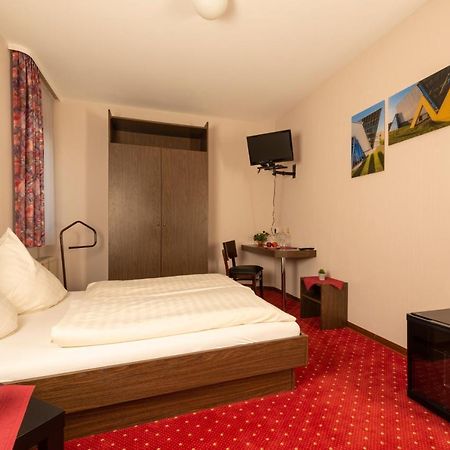 Hotel Restaurant Haesfeld Überherrn المظهر الخارجي الصورة