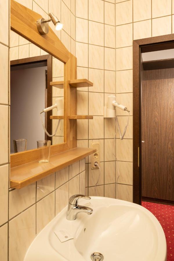 Hotel Restaurant Haesfeld Überherrn المظهر الخارجي الصورة