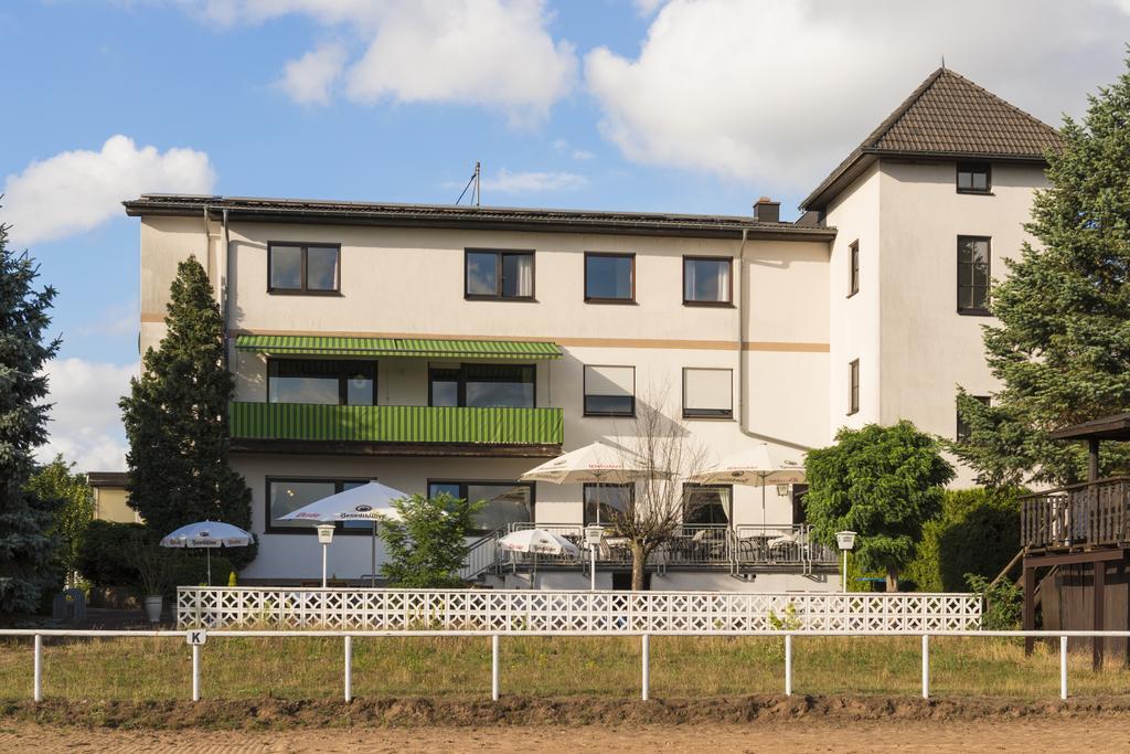 Hotel Restaurant Haesfeld Überherrn المظهر الخارجي الصورة